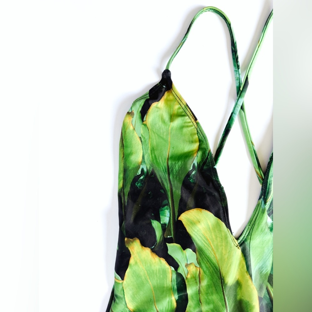 Forever 21 Tropical Green Plunge Neckline One Piece Swimsuit - Size Medium - Picture 3 of 5